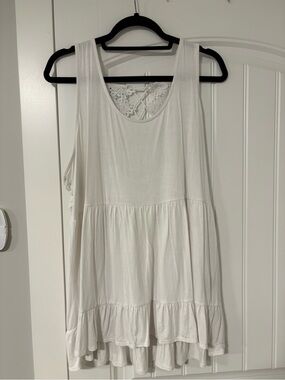 Women's White Sleeveless Tiered Tunic Tank with Lace Back
